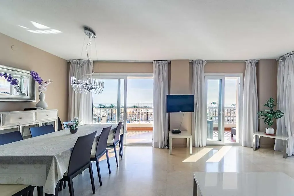 83-Beachfront Apartment, 푸엔히롤라 스페인